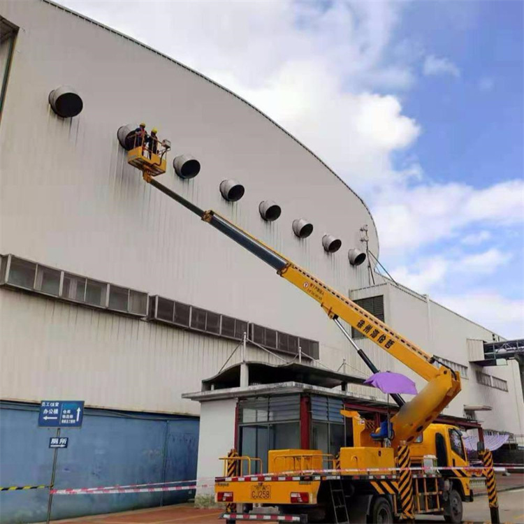 池州高空作业车出租服务：专业广告牌安装解决方案