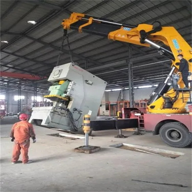 池州80吨折臂吊车出租附近电话